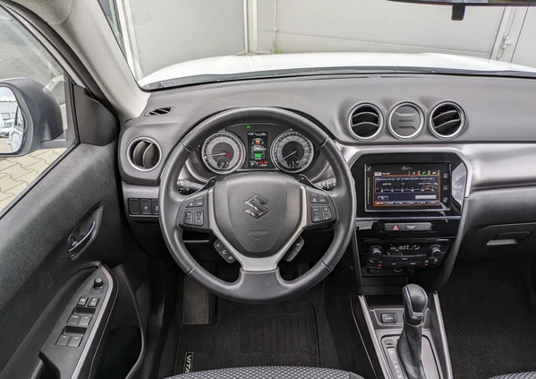 Suzuki Vitara cena 105900 przebieg: 59000, rok produkcji 2021 z Ślesin małe 172
